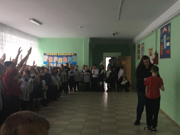 10 февраля 2017 года бригада специалистов МБУЗ «Мостовская ЦРБ» посетила школу с профилактическими беседами в рамках акции « Неделя здоровья».